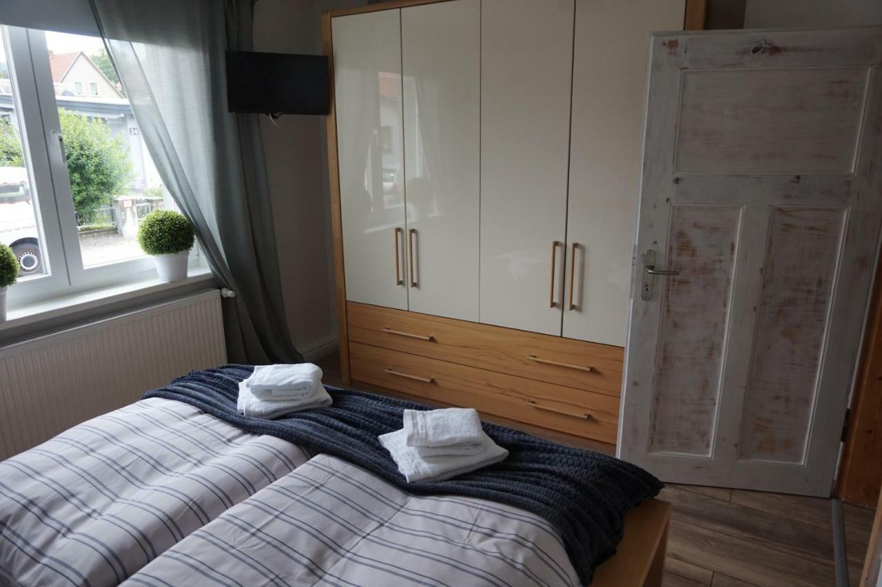 Hundertmorgenfeld 33 *